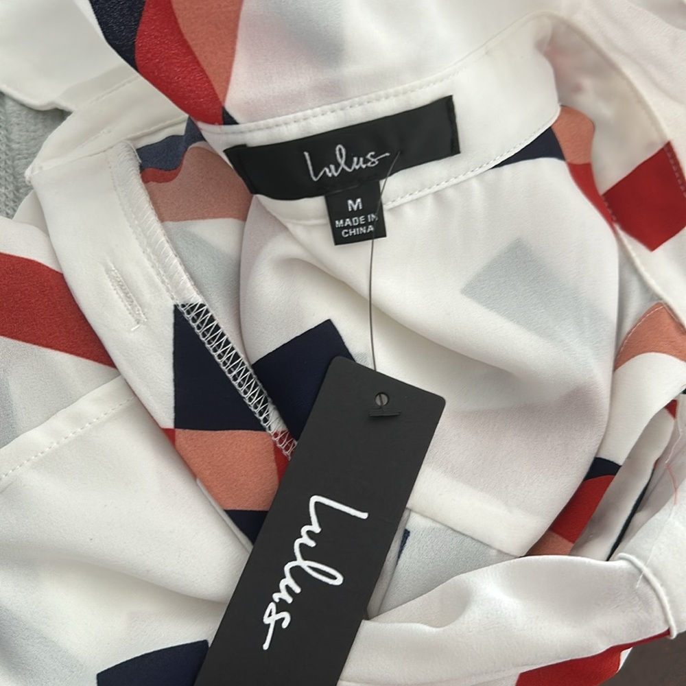 Lulus patterned button down - Picture 2 of 2